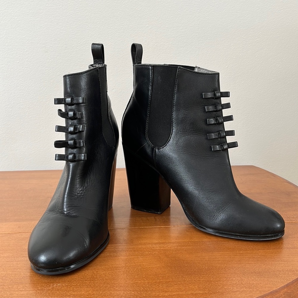 🐈‍⬛Grev Citv Heel Boot with Bow Detail